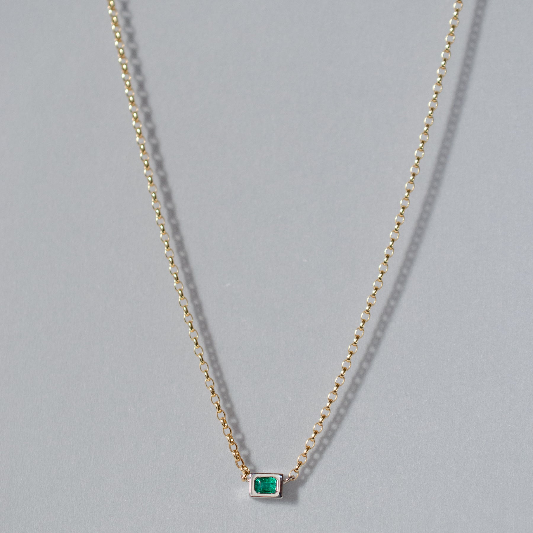 PT900,K18 エメラルドネックレス | Tesoro