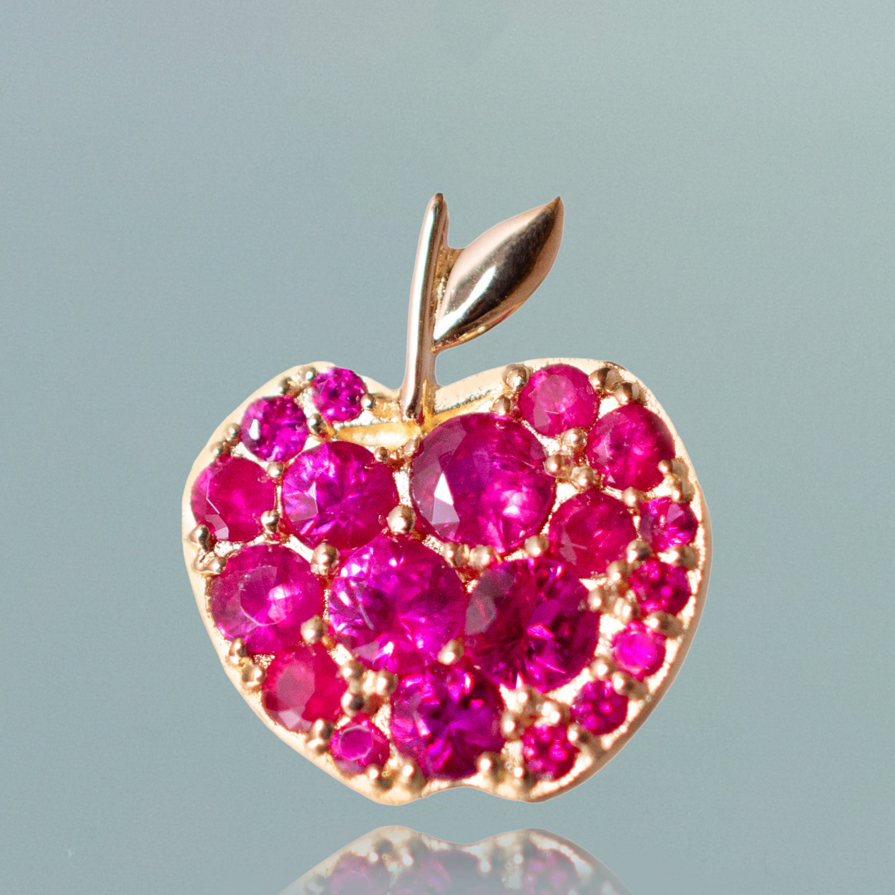ルビーのりんご ピアス