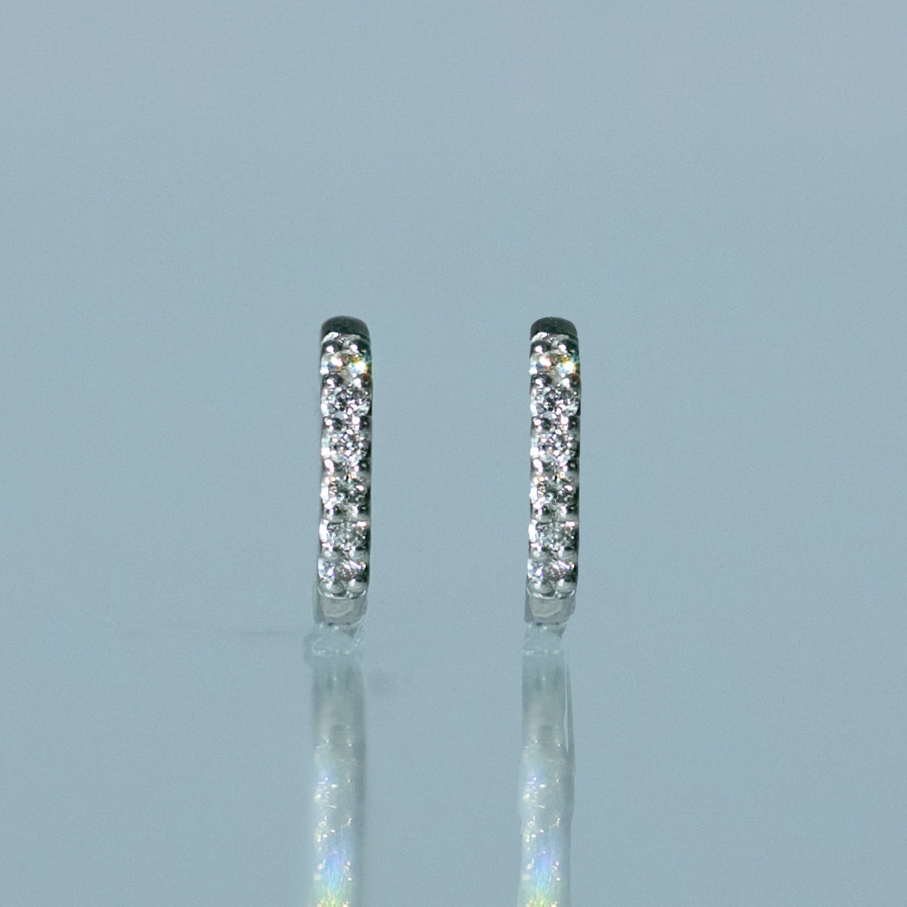 ミニマムキャッチレスダイヤピアス