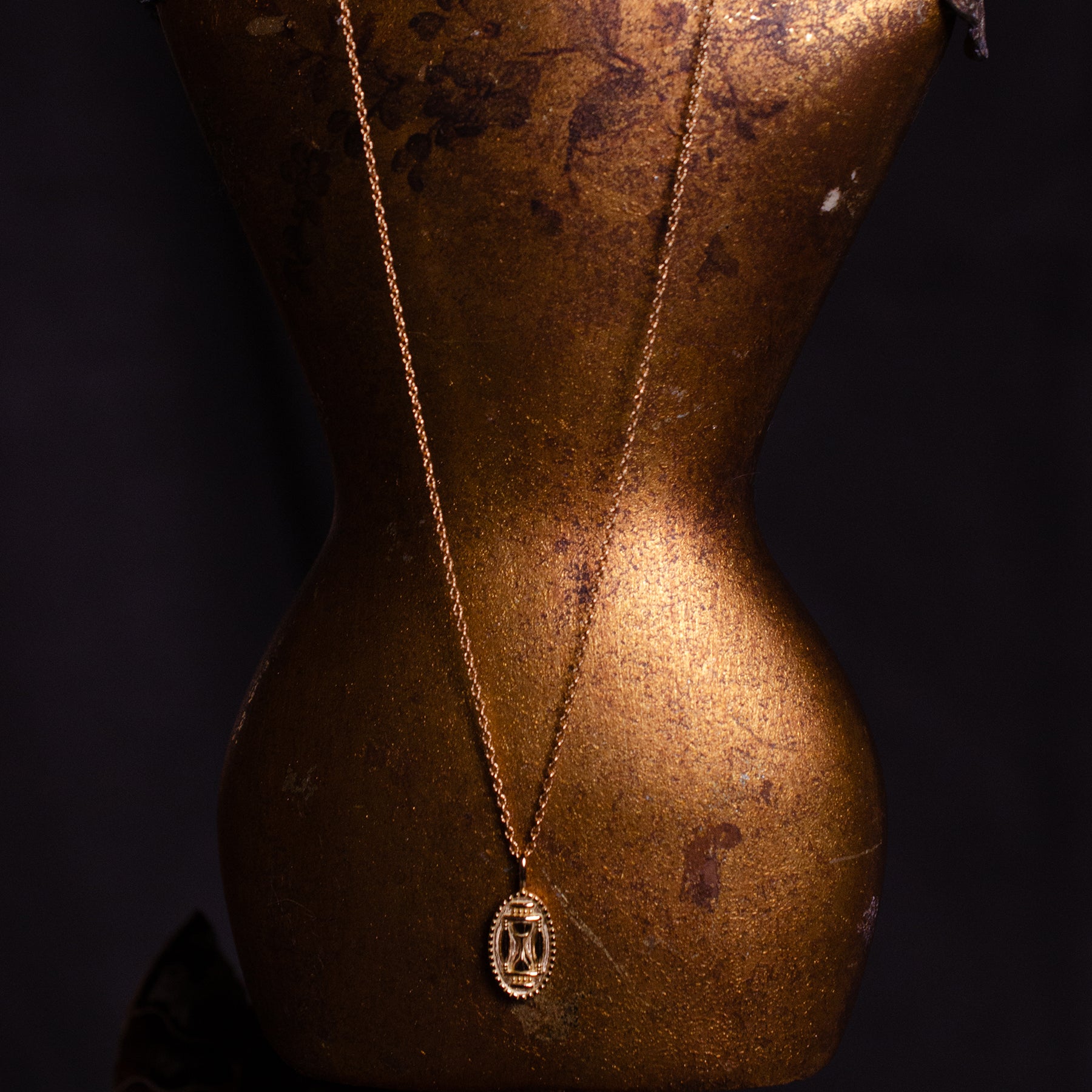 K18 Gold Coin Pendant | 砂時計