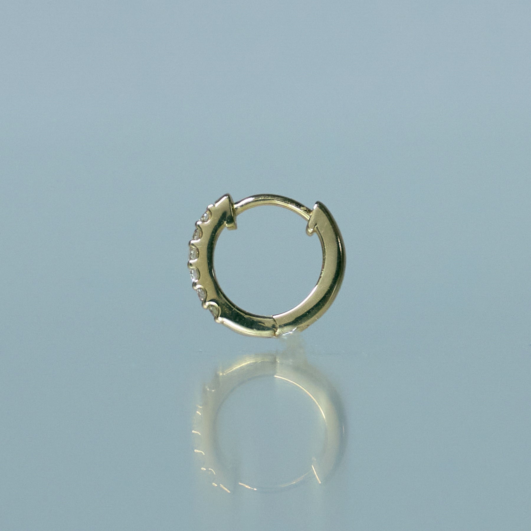 ミニマムキャッチレスダイヤピアス