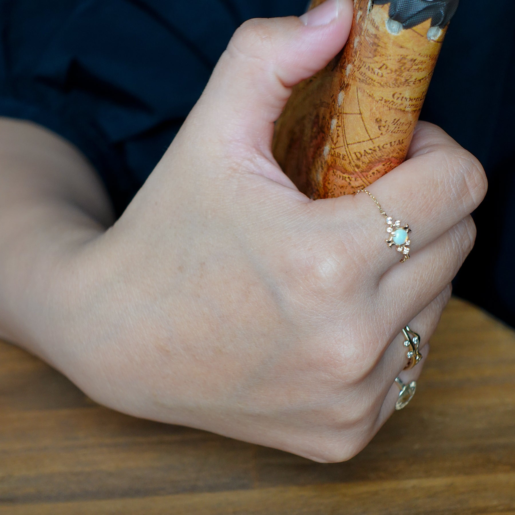 K10 オパールのチェーンリング | Play of Color