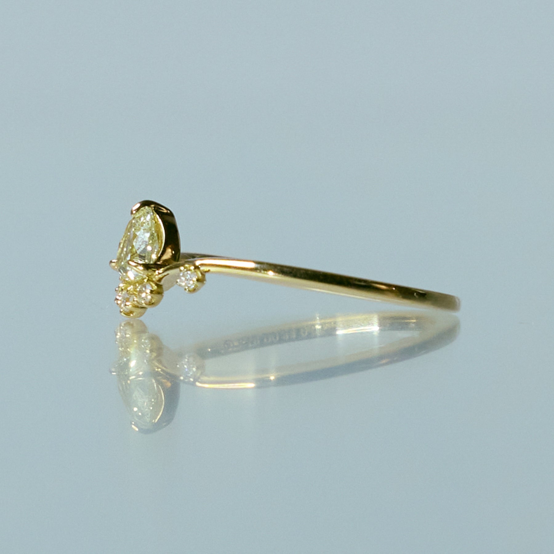 ペアシェイプダイヤモンドリングk18 K18ペアシェイプダイヤモンドリング 1点物