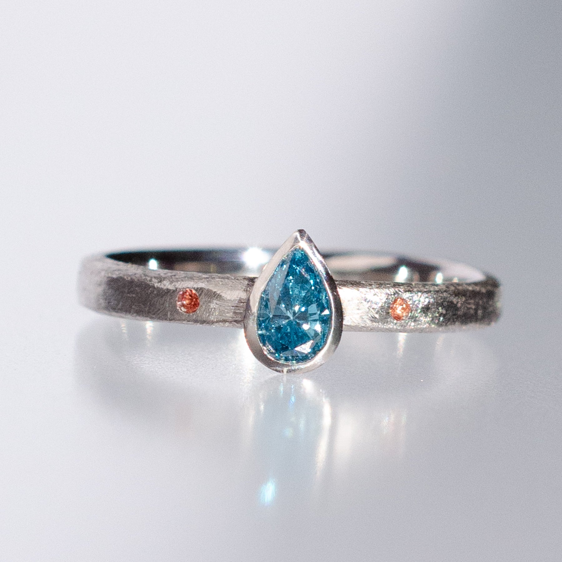 PT900 ブルーダイヤモンドリング | Tesoro